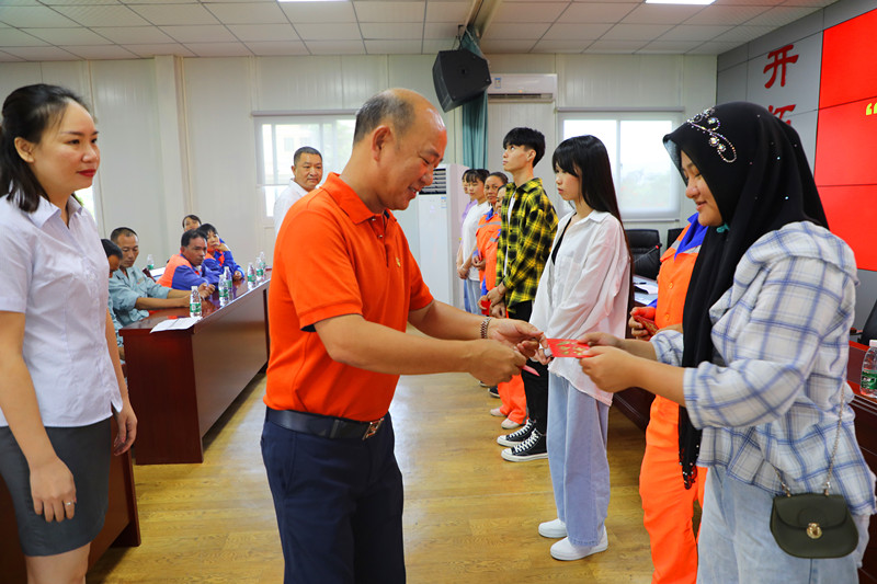 “金秋助學(xué)，圓夢明佳！”明佳集團(tuán)黨支部及工會(huì)組織開展愛心助學(xué)活動(dòng)！